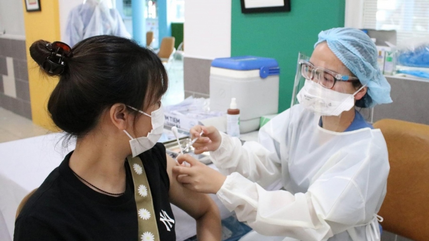 Hanoi devises plans for mass vaccination scheme